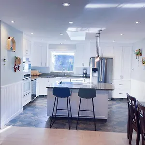 Villa Quiet Three Bedrooms House, Victoria
